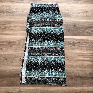 Full Tilt black and turquoise patterned maxi skirt size small